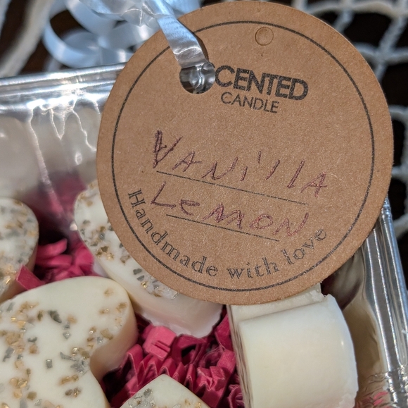 Hand Poured Heart-Shaped Soy Wax Melts - Picture 2 of 6